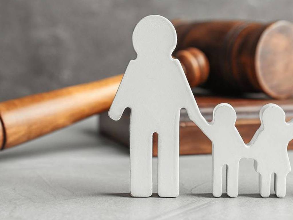 divorce lawyer